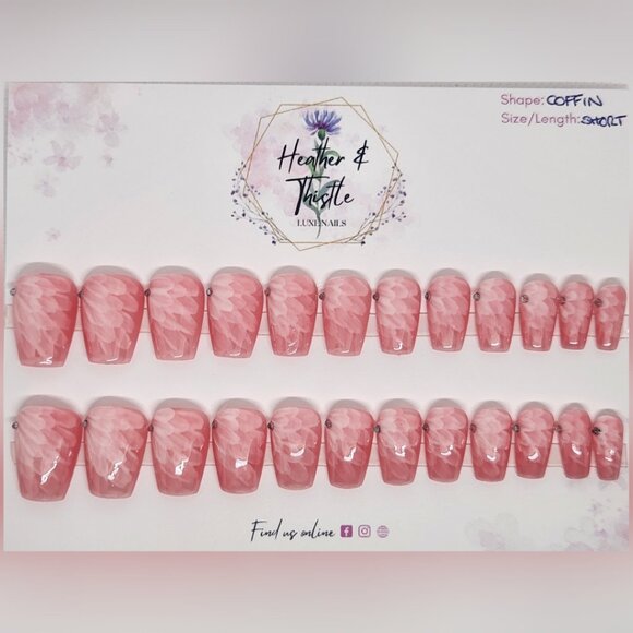 Heather & Thistle Luxe Press-On Nails - Pink Daisies - Short Coffin - Picture 1 of 2